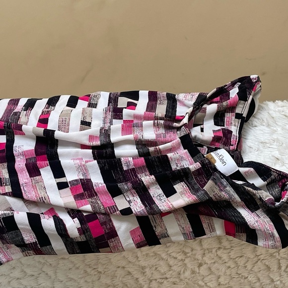 Calvin Klein Top - Picture 2 of 3